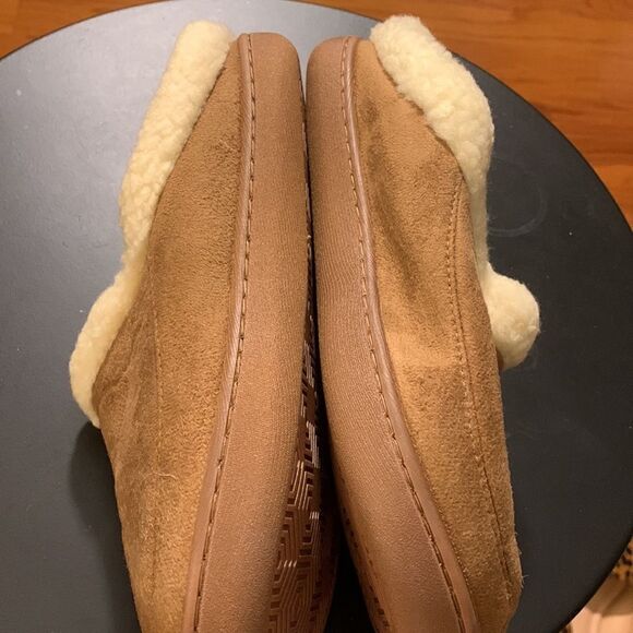 Newdenber Size 6-7 faux sheepskin slippers in tan & cream. NWOT - Picture 3 of 7